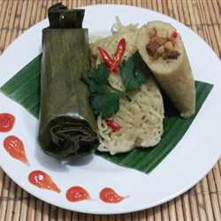 Itomie (Indomie lontong mie)